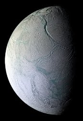 [geo_091009-01-enceladus-next-earth_big.jpg]