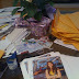 Debby Ryan si firma autografos para sus fans