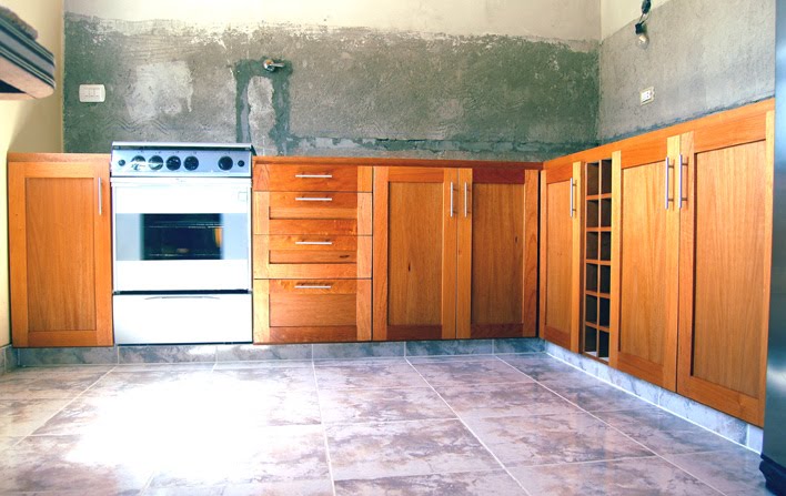 muebles a medida bajo mesada en cedro macizo muebles a medida bajo mesada en cedro macizo