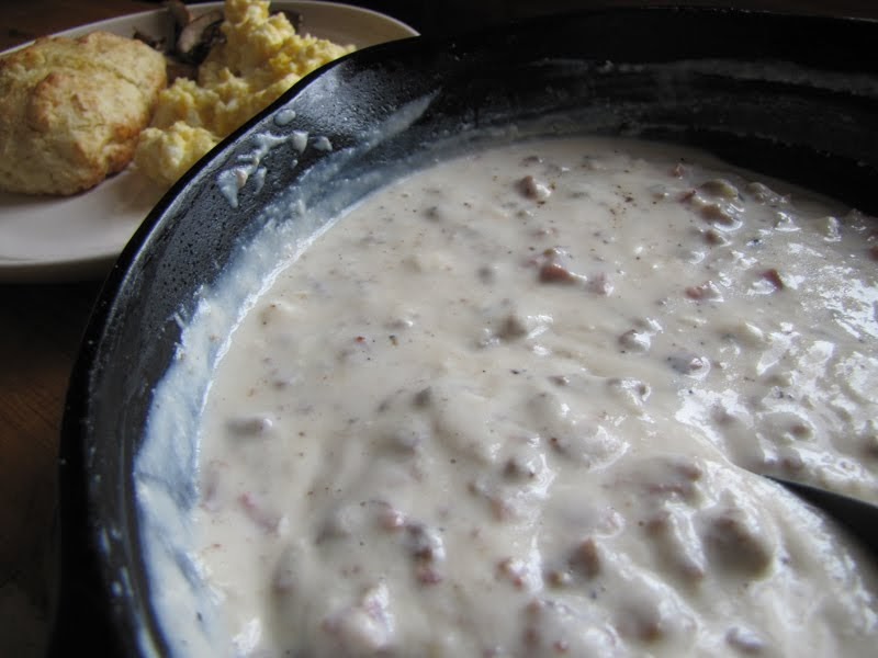 Bon Appétit! Chipolata sausage gravy
