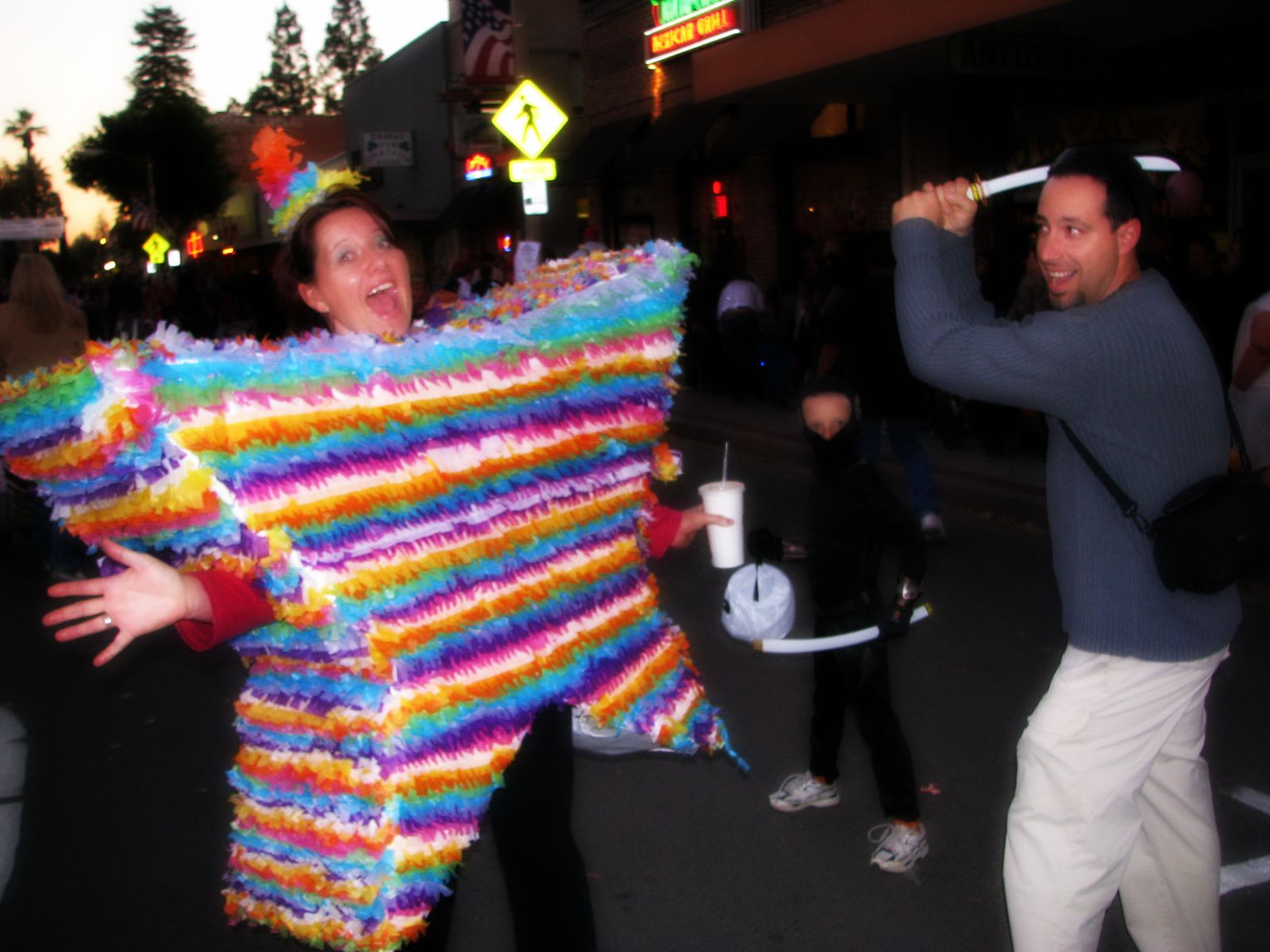 [jo+and+mikey+halloween.jpg]