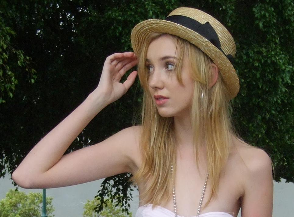 sportsgirl hat