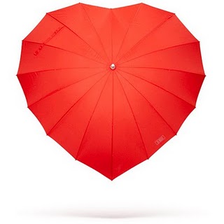 design-fetish-heart-umbrella.jpg