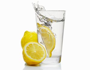 [water-with-lemon.jpg]