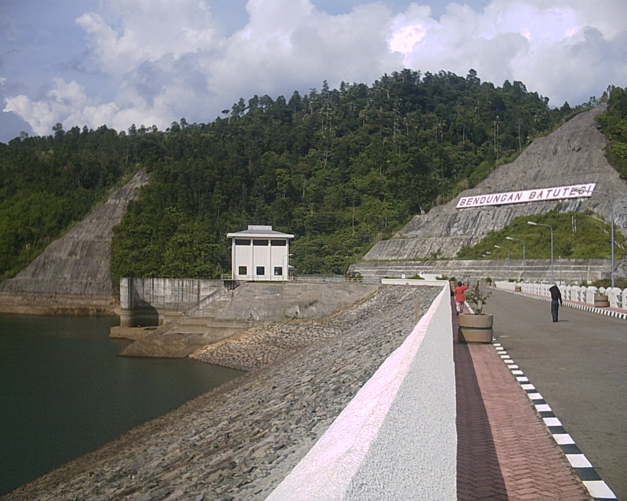 [PHTO0012.JPG]