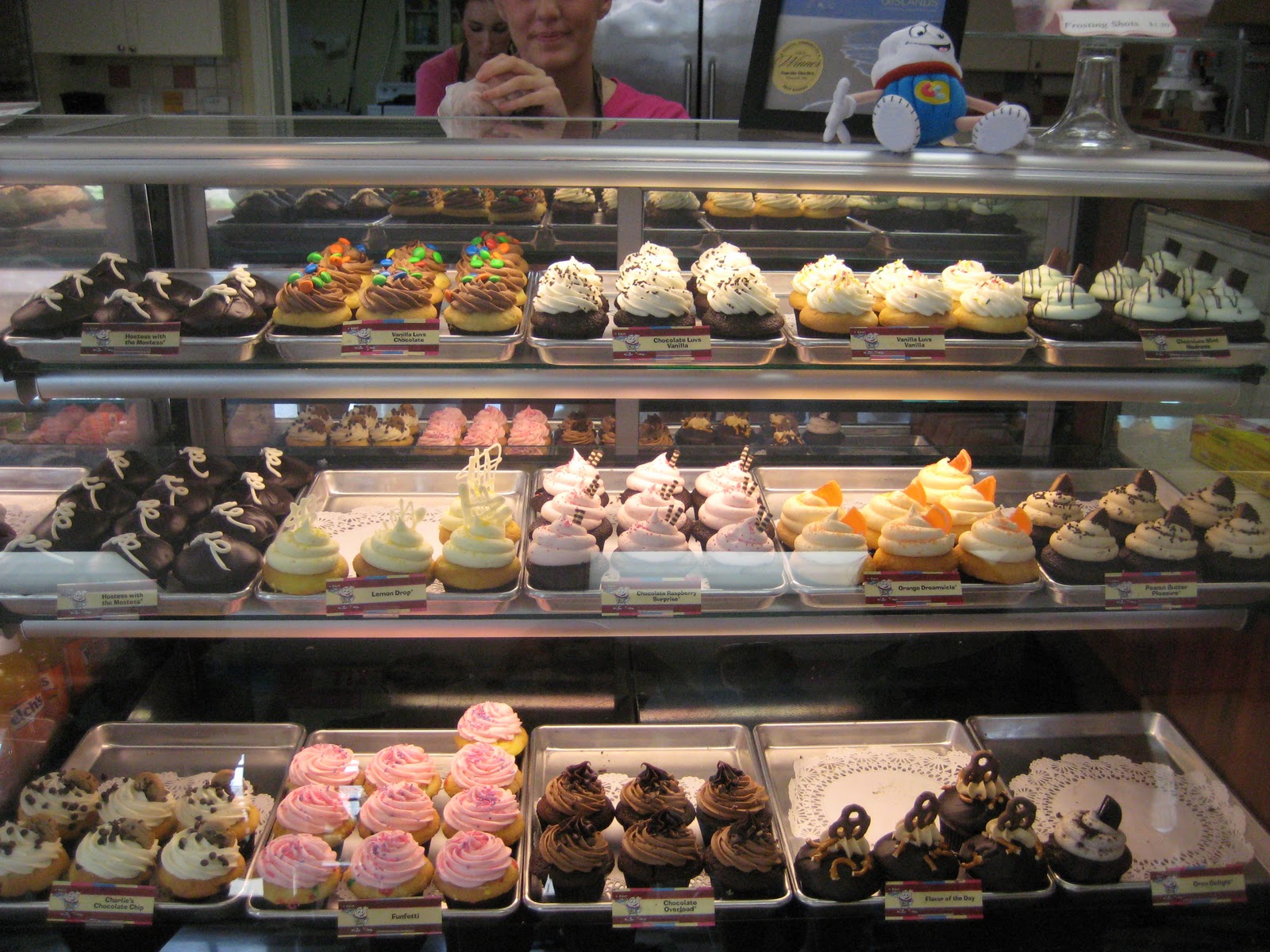 happy hour honeys Plymouth Bakery Cupcake Charlie's