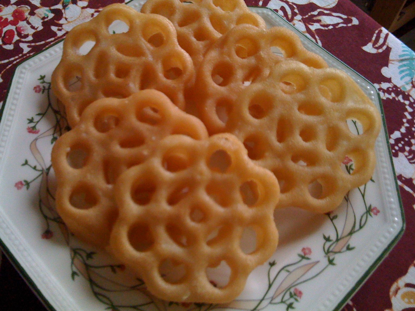 Yummy Mummy Kuih Rose/Kuih Loyang