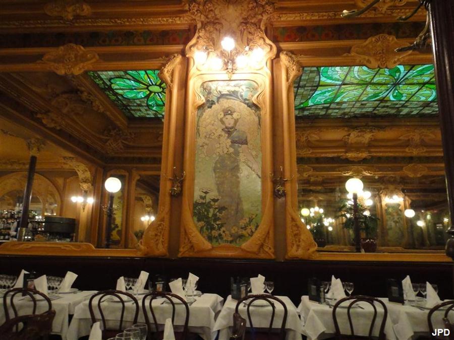 Parisbiseart Restaurant Julien