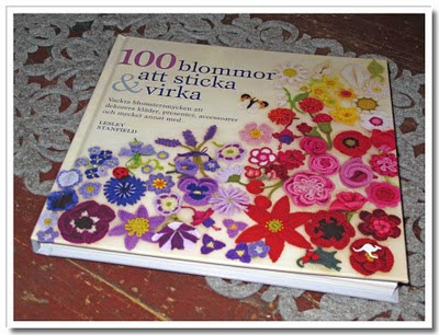 100 blommor att sticka och virka