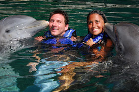 messi girlfriend in beach. lionel messi girlfriend