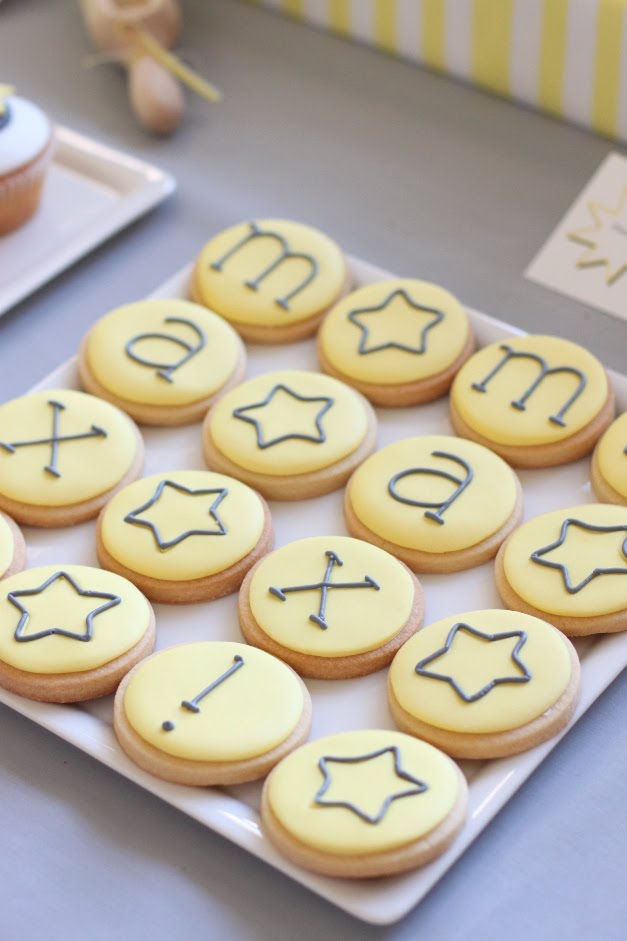 hello naomi scissors.paper.cake superhero party!