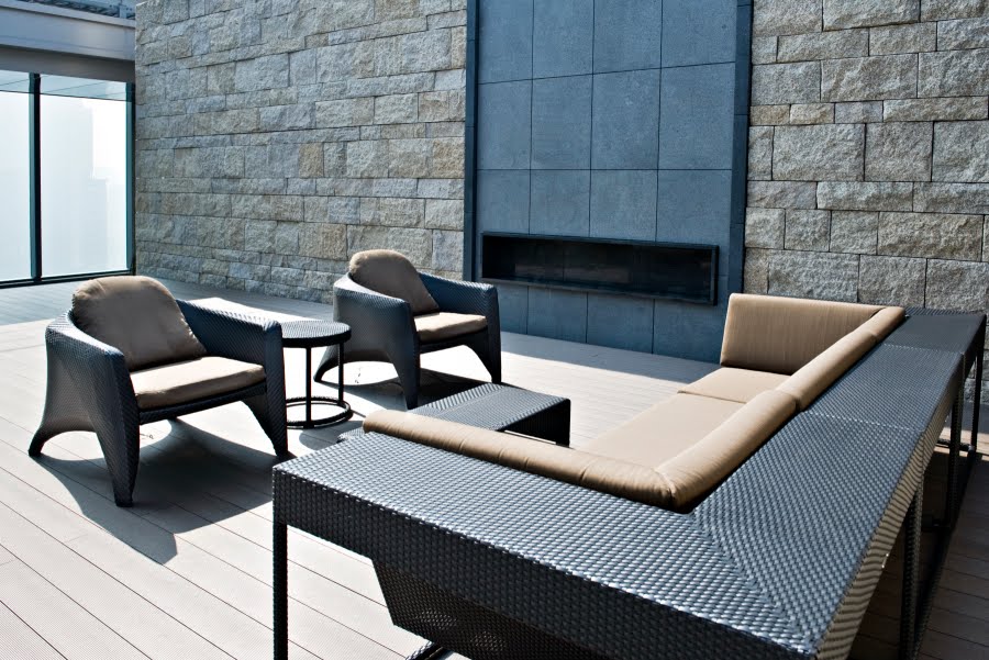 屋外家具のある風景 屋上の可能性