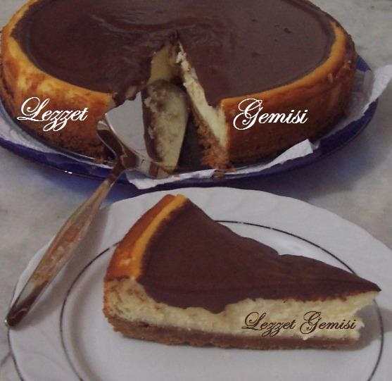♥ Mutfağımdan Çıkanlar ♥ ÇİKOLATA SOSLU CHEESECAKE