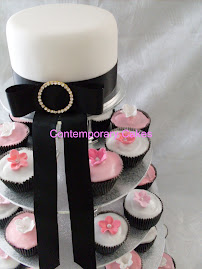 Close up of the cupcake blossom flowers.