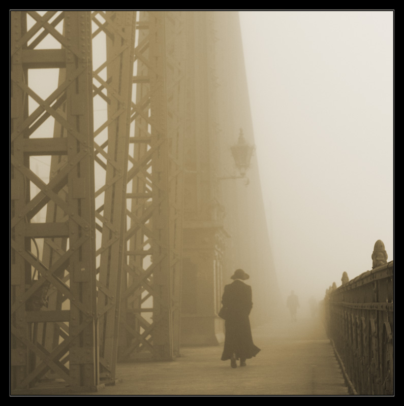 [Lady_in_hat_by_Tortoiseshell.jpg]