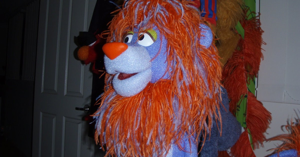 jarrod boutcher puppets Lion puppet