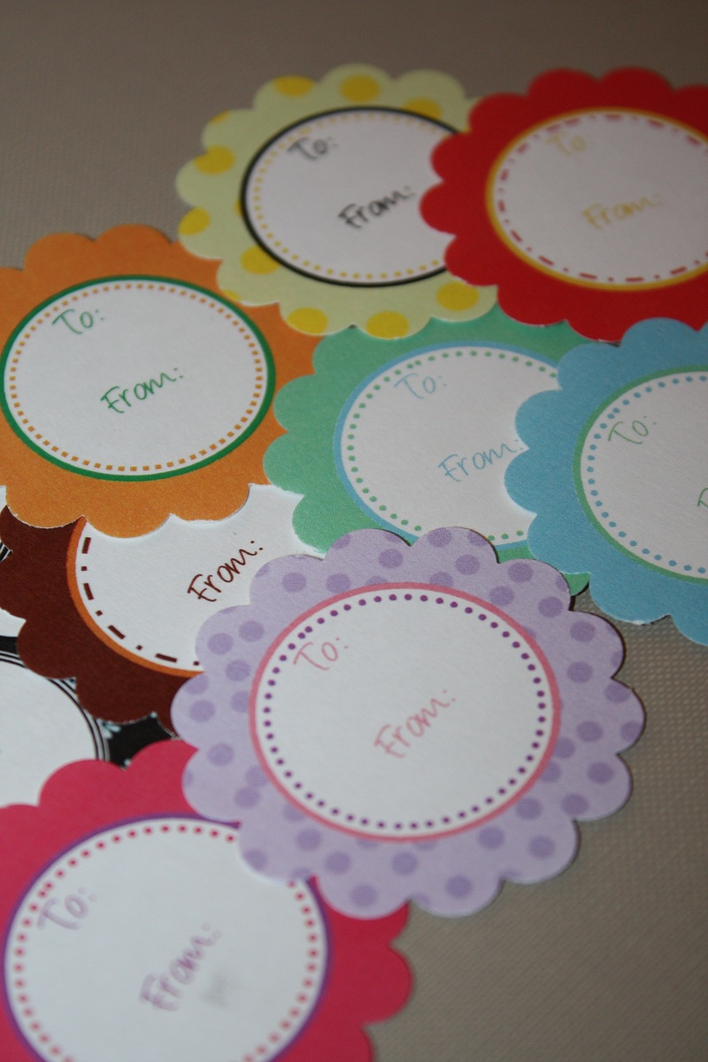 JaeBellz: FREE PRINTABLES "To From" Tags!!!