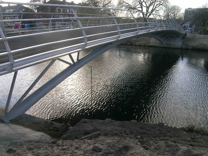 un ponte pedonale