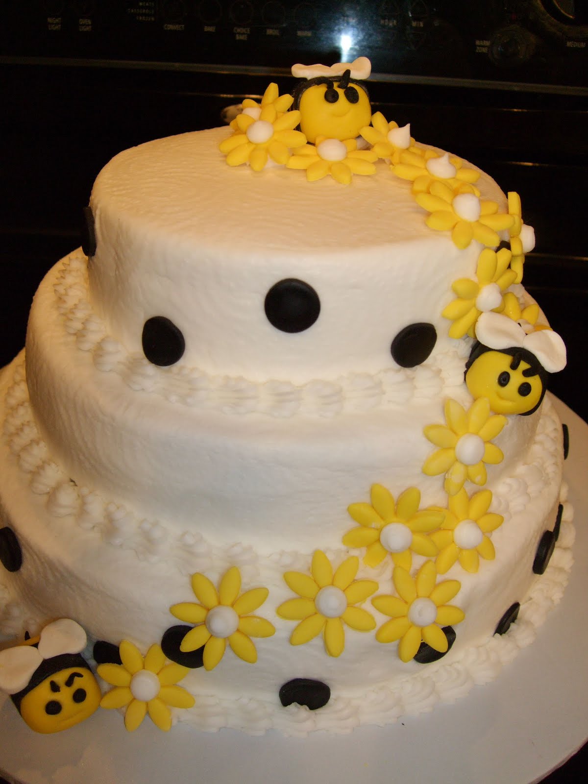 Deb�s Stamp Pad Bumble Bee Cake