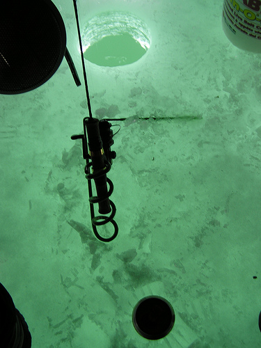 [ice+fishing+3.jpg]
