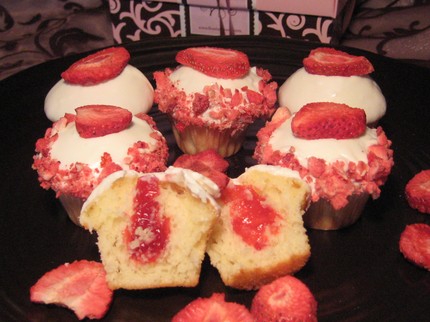 [cupcake05straw.jpg]