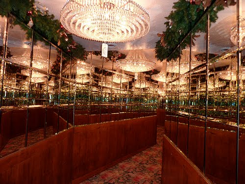 [Tavern+on+the+Green+interior.jpg]