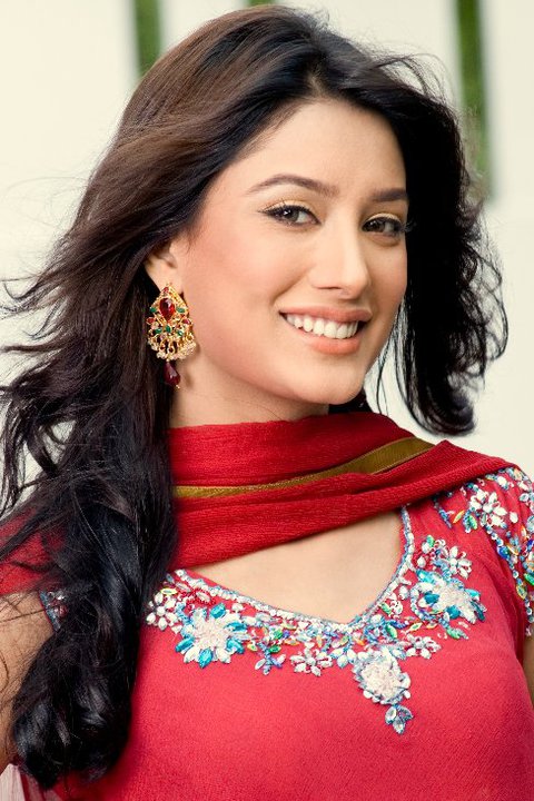 mehwish hayat mother
