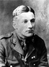 [blunden+soldier.jpg]