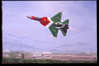 اول طائرة رعد jf-17 / fc-1 صناعة باكستانية تخرج الى النور ! Hussaini_SMA+JF-17+Thunder+makes+public+debut
