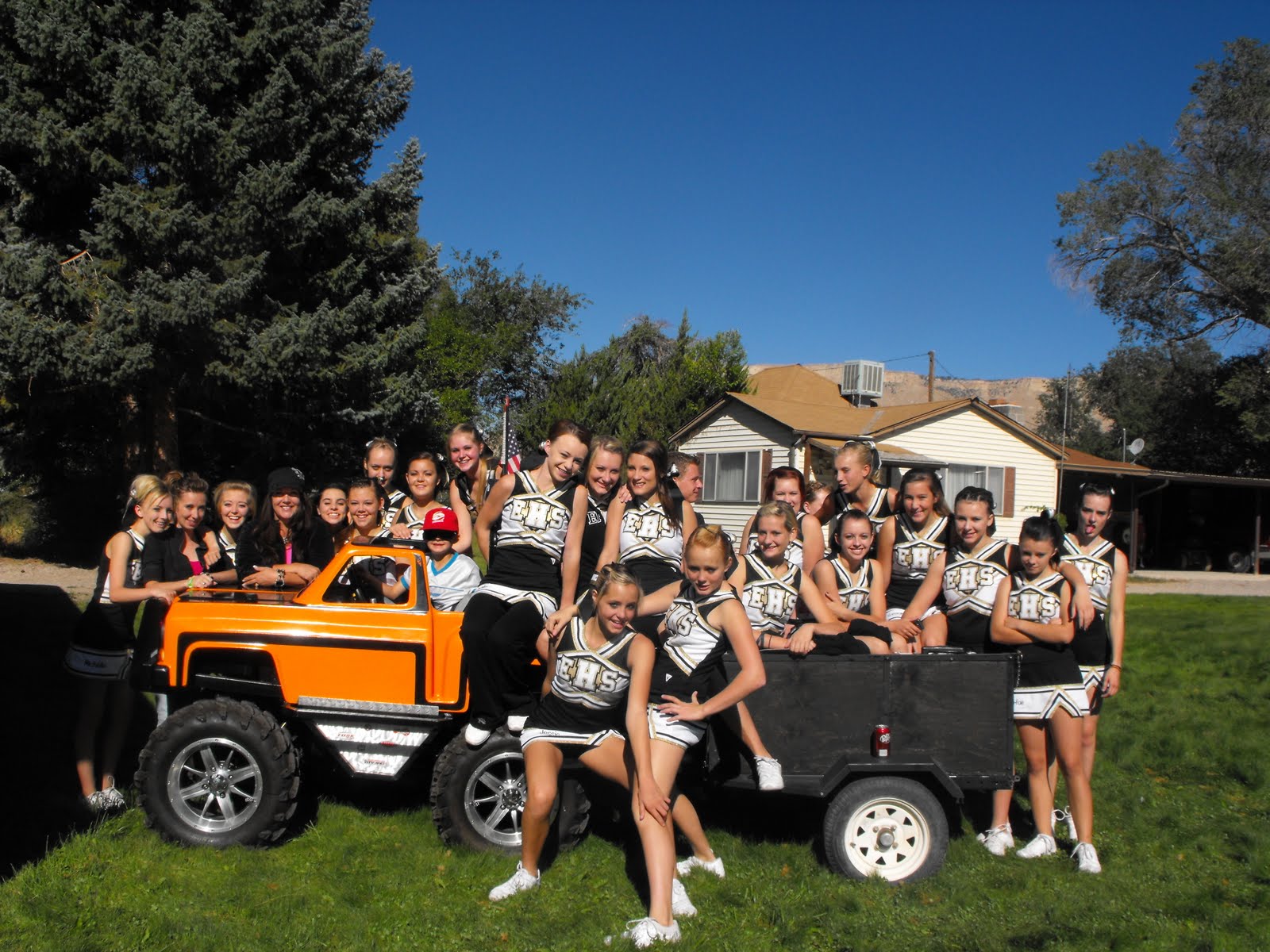 Emery High School Cheerleading Ferron Peach Days Parade