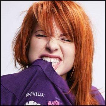 hayley williams hairstyle with bangs. hayley williams hairstyle with