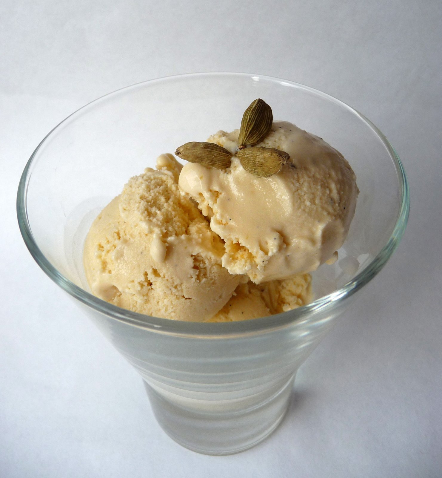 [ice+cream_sour+cream+brown+sugar_angle.jpg]