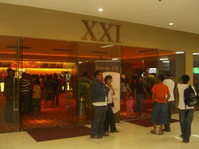 [Cinema+XXI+Mega+Mall.jpg]