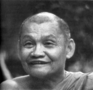 [Ajahn_Chah_-_FaceSmile.jpg]