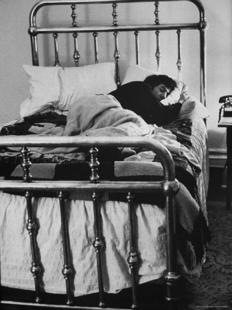 [Actor+Dustin+Hoffman+Sleeping+in+Brass+Bed,+by+John+Dominis.jpg]