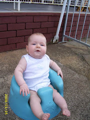 Owen in Rachels bumbo