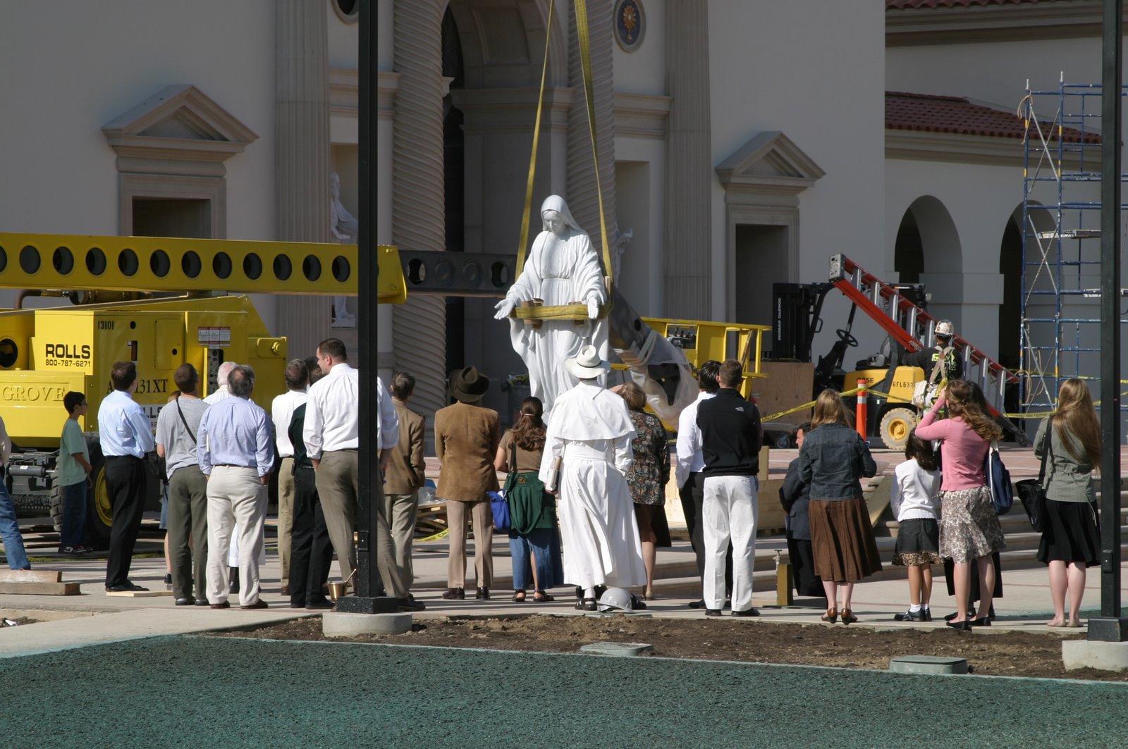 [Statue+of+Mary+installation.JPG]
