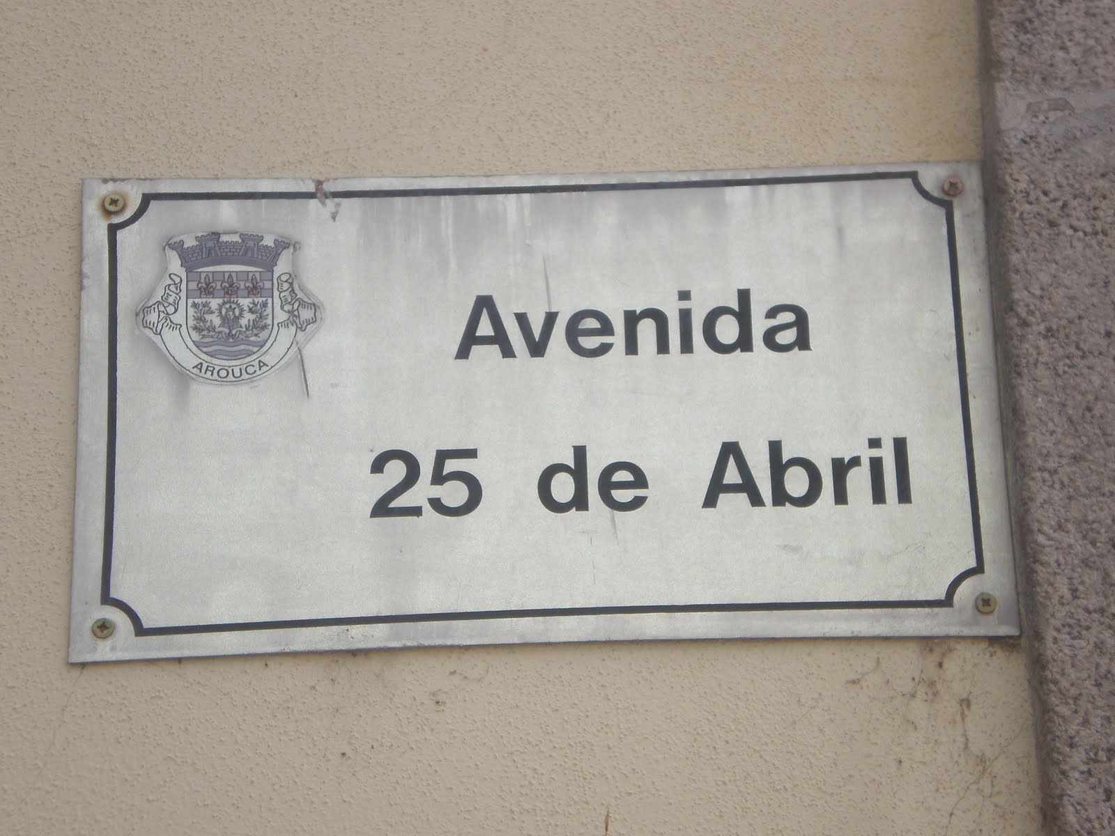IÉIÉ AVENIDA 25 DE ABRIL