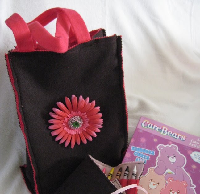 A Crafty Mom's Life A Crayon Roll and a Gift Bag Tutorial