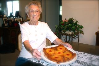 [Grandmas_Pineapple_Upsidedown_Cake.jpg]