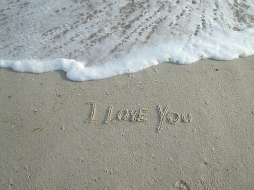 [i-love-you-in-sand.jpg]