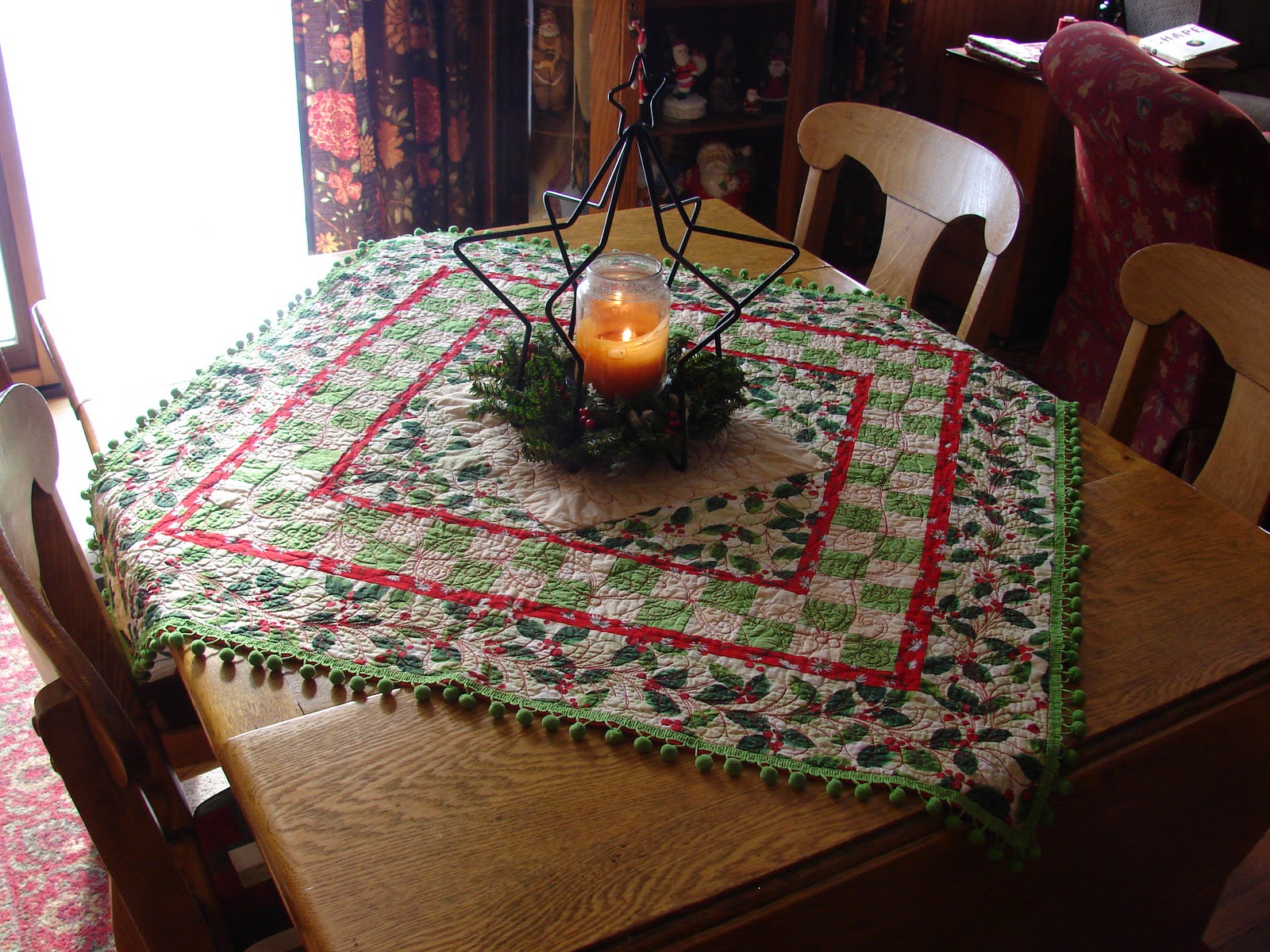 Quilt Vine: Decorating with Christmas Quilts