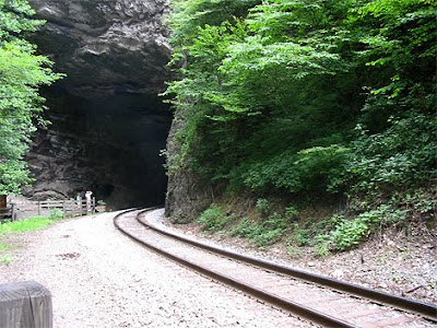 Terowongan unik