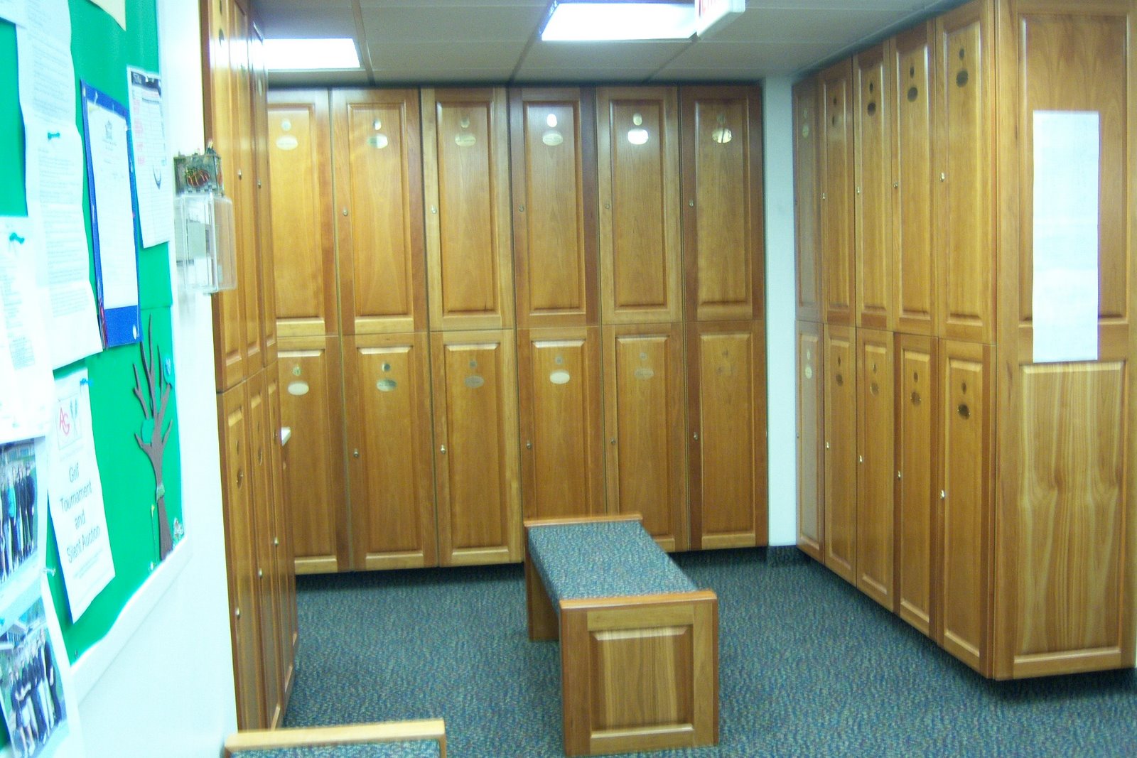 [lockers.JPG]