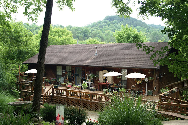 Eureka Springs Hideaway