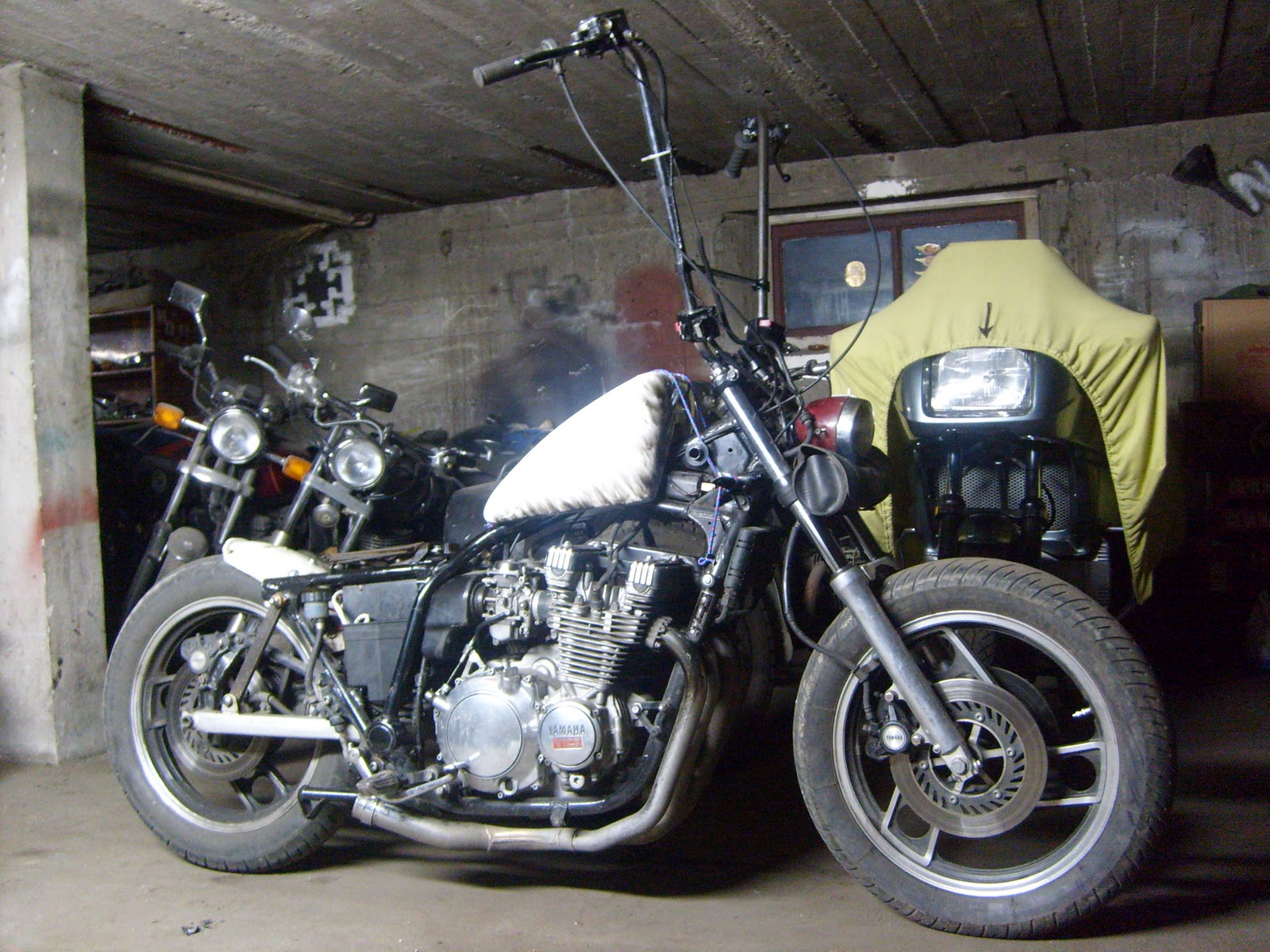 Xj Bobber