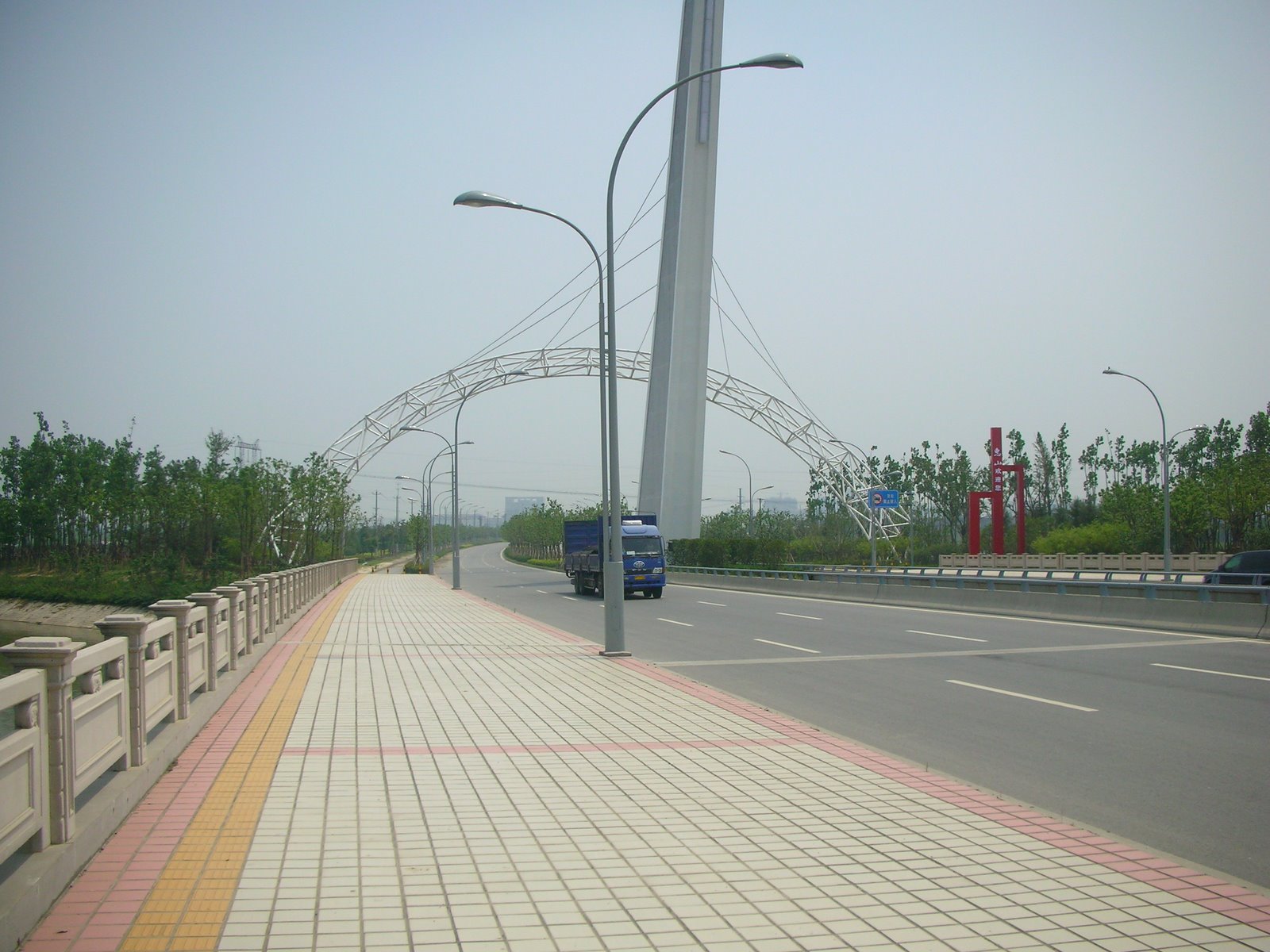 [DSCN8283.JPG]