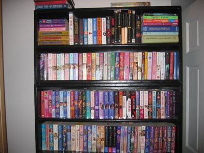 [booksonshelf.JPG]