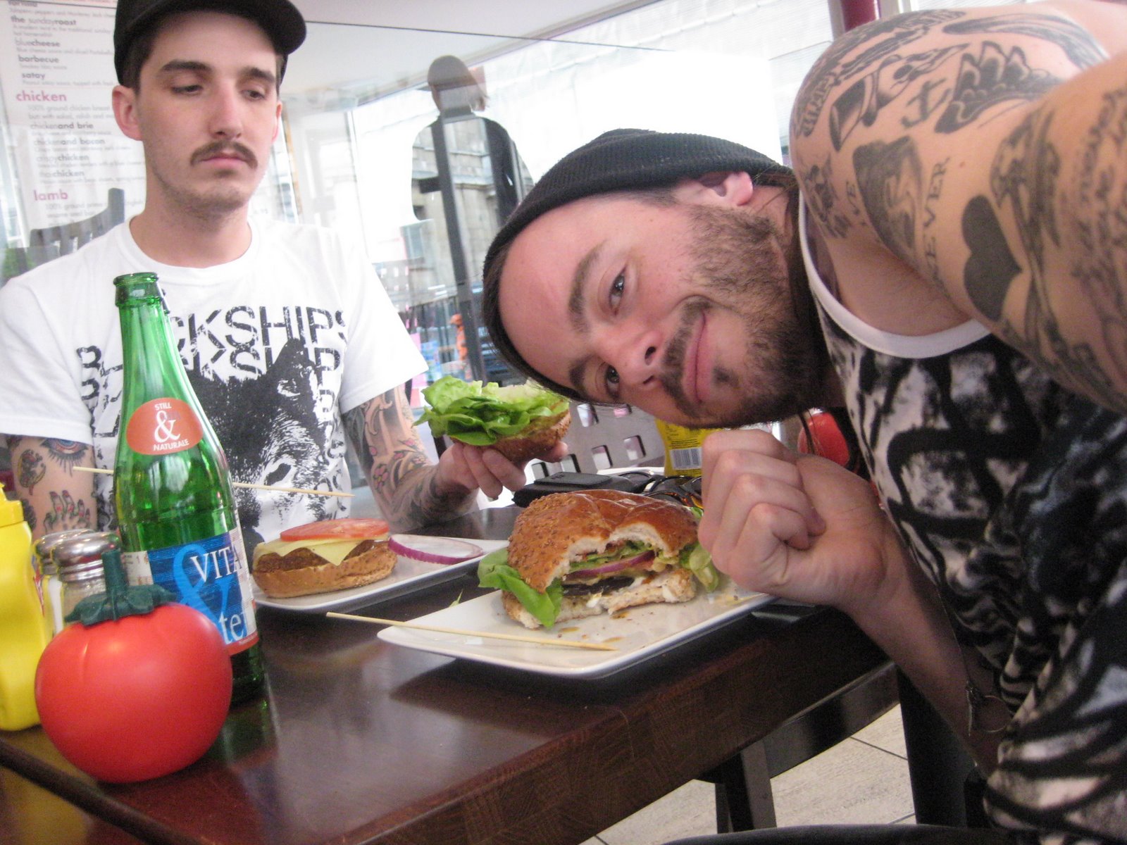 [UltimateBurger042109+094.jpg]