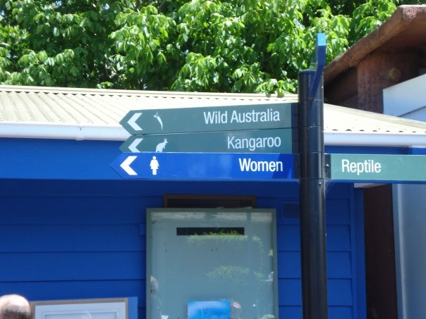 [women+in+a+zoo.jpg]